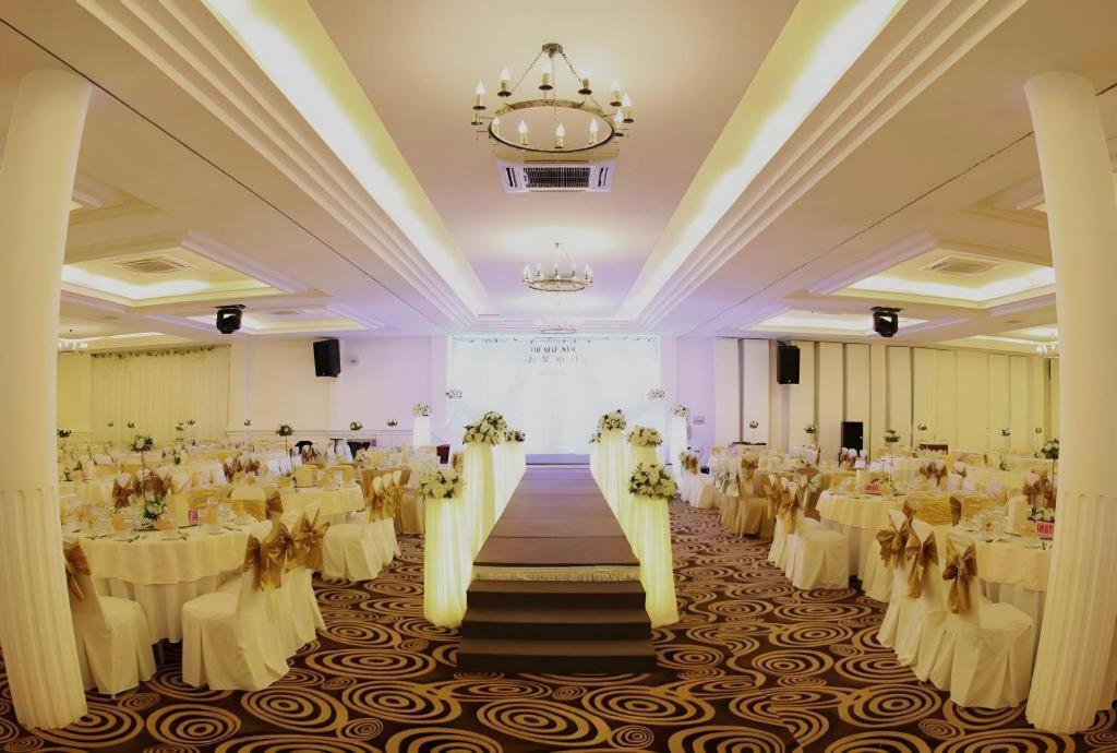 Hoa Binh Hotel Ханой Екстер'єр фото